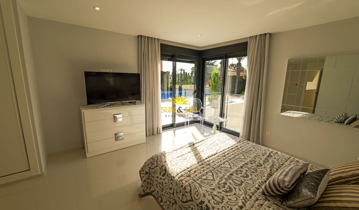 Obra nueva - Chalet -  - Torrevieja