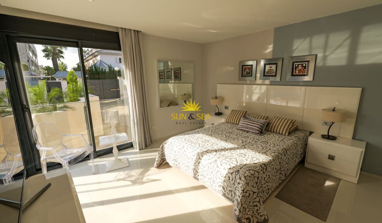 Obra nueva - Chalet -  - Torrevieja