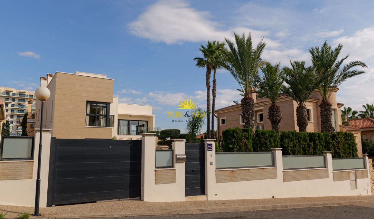 Obra nueva - Chalet -  - Torrevieja