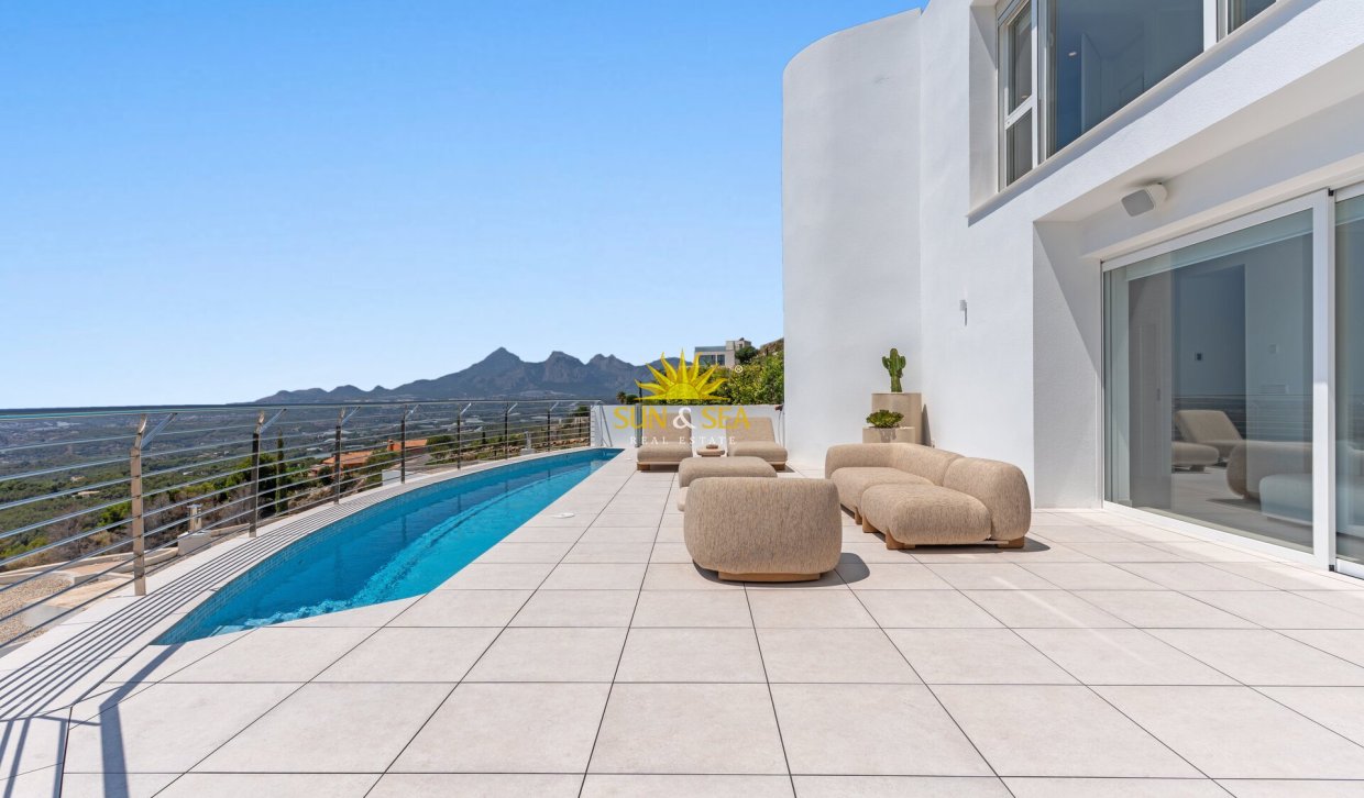 Obra nueva - Chalet - Altea