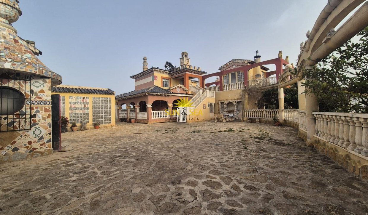 Reventa - Villa Independiente - Orihuela