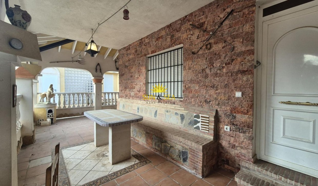 Reventa - Villa Independiente - Orihuela