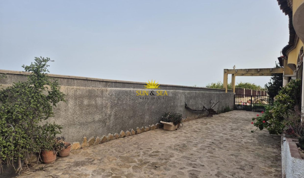 Reventa - Villa Independiente - Orihuela