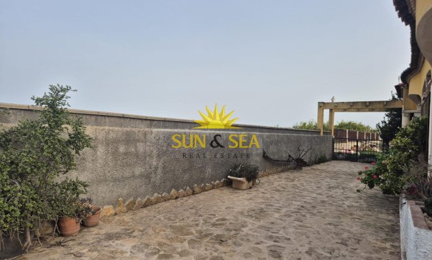 Reventa - Villa Independiente - Orihuela