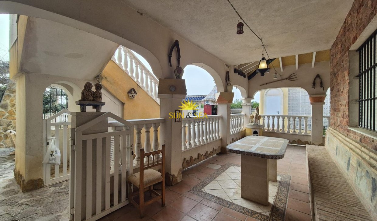 Reventa - Villa Independiente - Orihuela