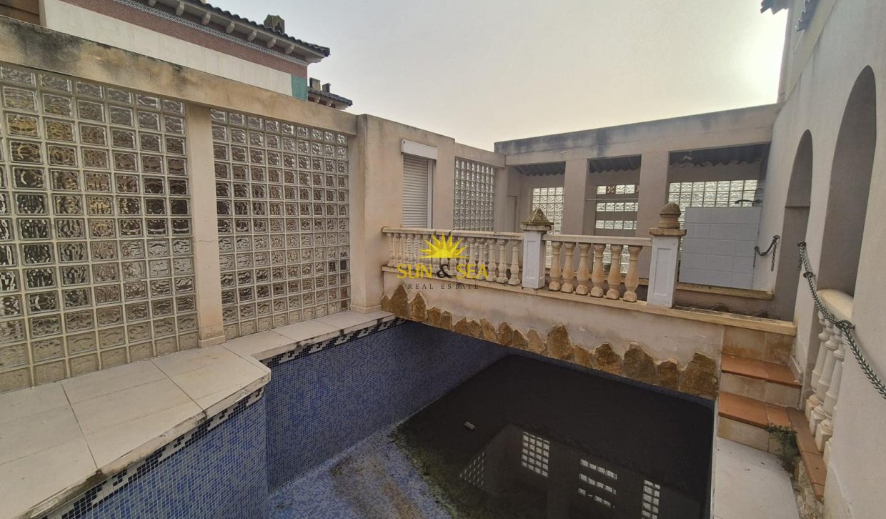 Reventa - Villa Independiente - Orihuela