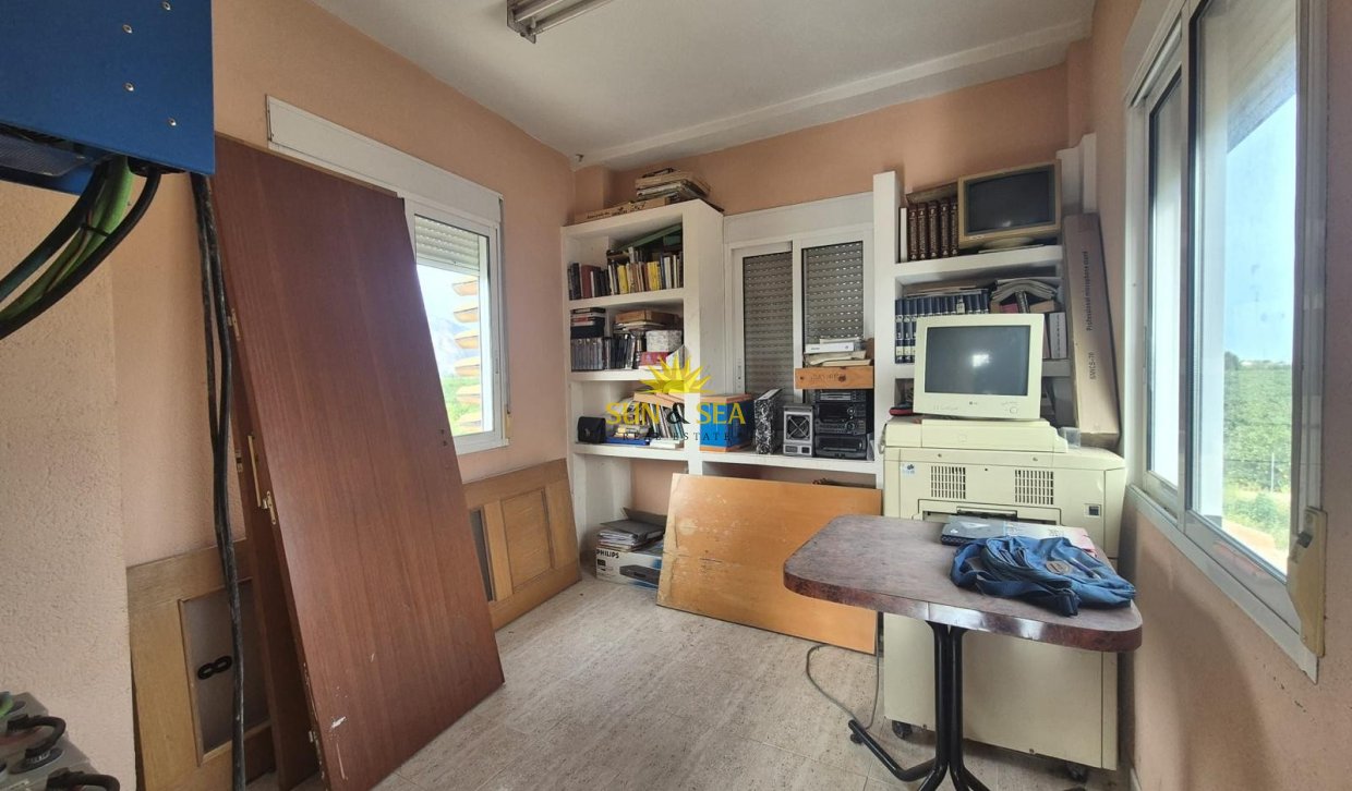 Reventa - Villa Independiente - Orihuela