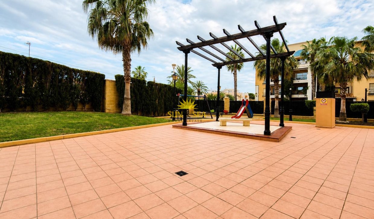Resale - Apartment - Torrevieja - torrevieja