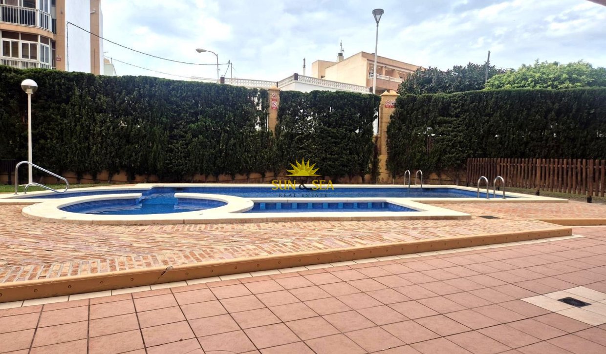 Resale - Apartment - Torrevieja - torrevieja