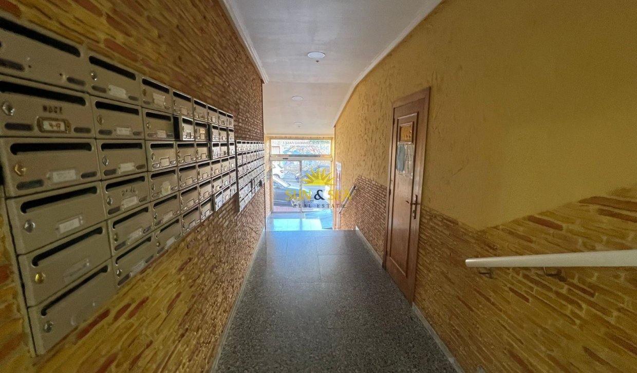Resale - Apartment - Torrevieja - El molino