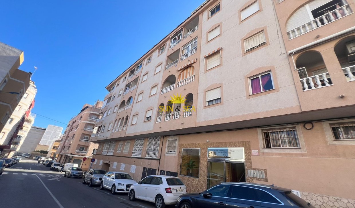 Resale - Apartment - Torrevieja - El molino