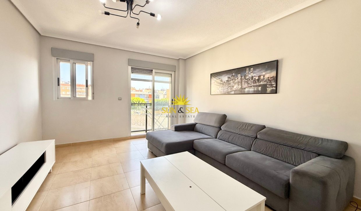 Alquiler a largo plazo - Apartamento - Ciudad quesada - Rojales