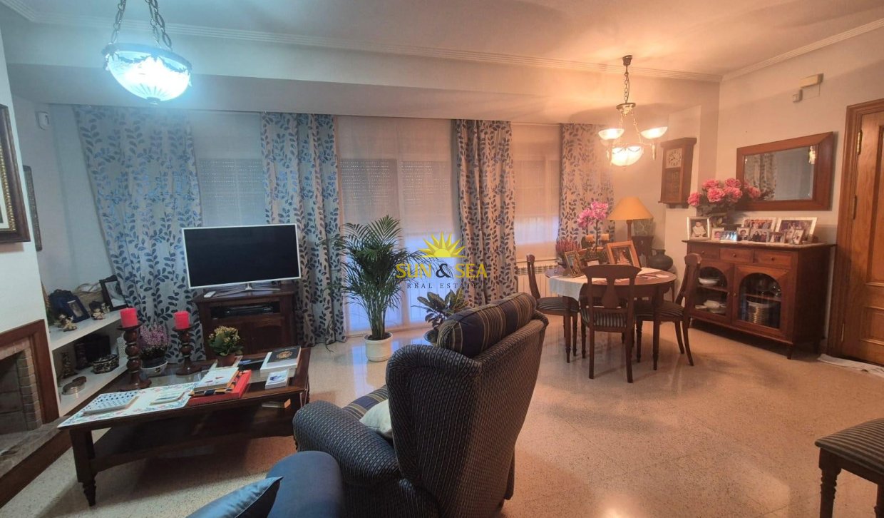 Resale - Villa - Orihuela