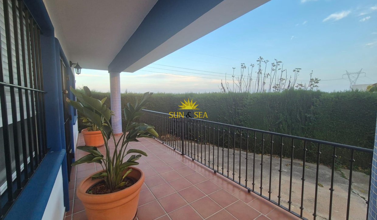 Resale - Villa - Orihuela