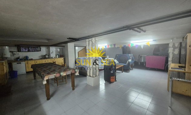 Resale - Villa - Orihuela