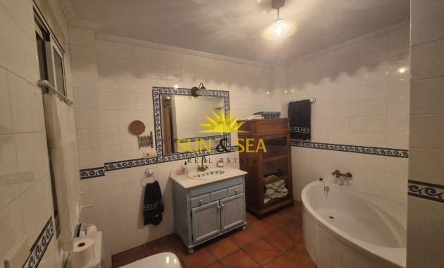 Resale - Villa - Orihuela