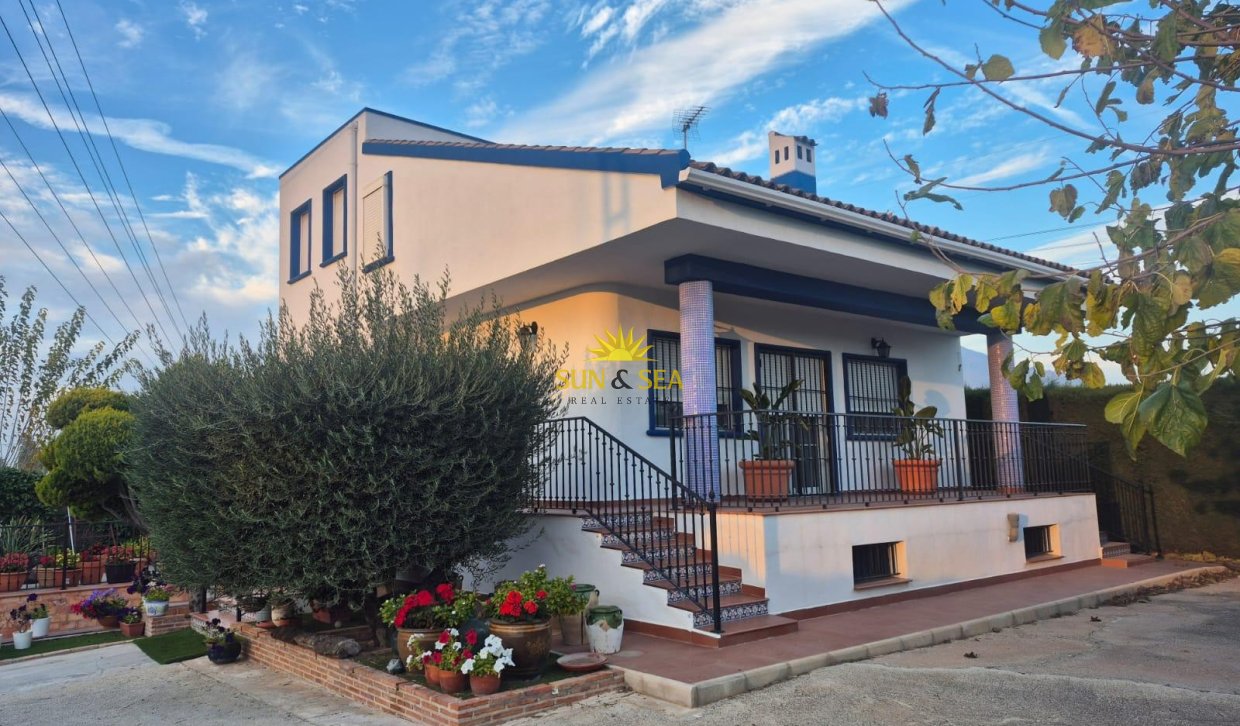 Resale - Villa - Orihuela