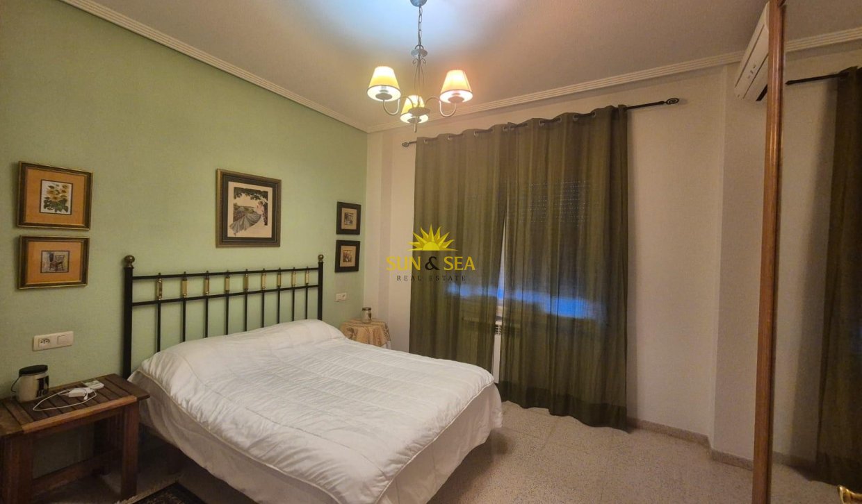 Resale - Villa - Orihuela