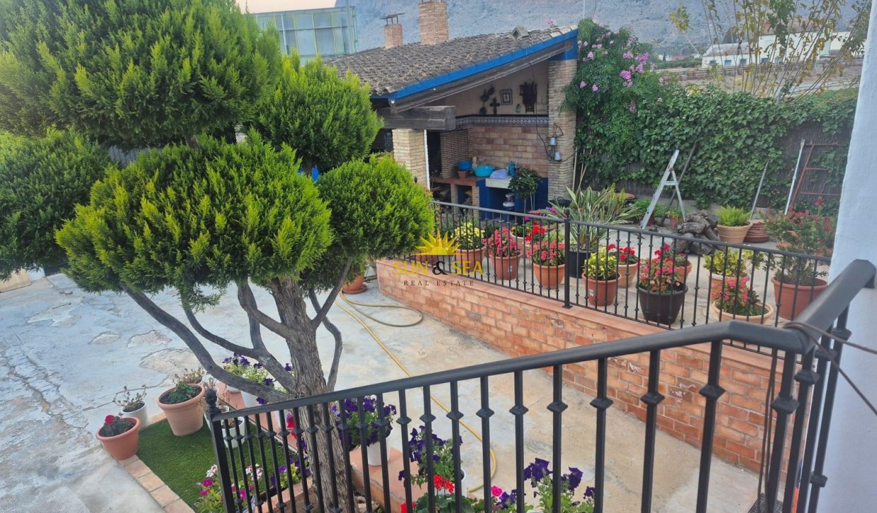 Resale - Villa - Orihuela