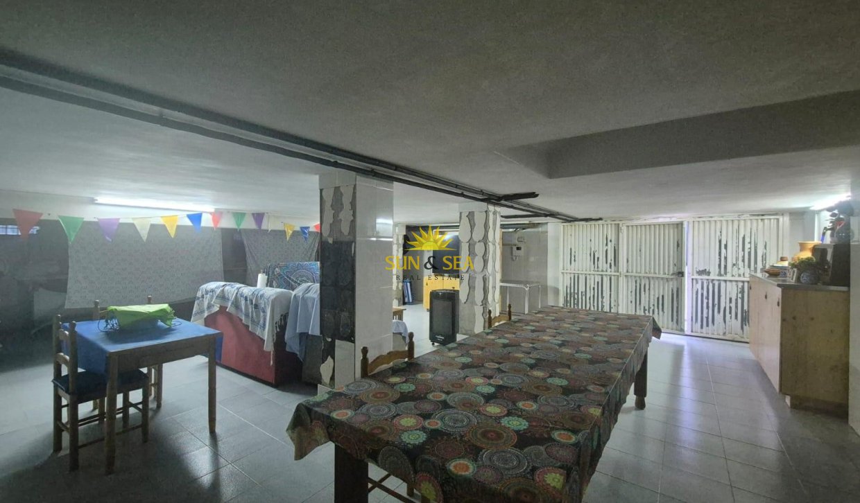 Resale - Villa - Orihuela