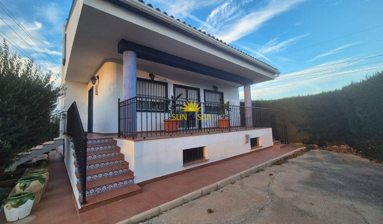 Resale - Villa - Orihuela