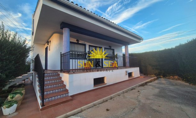 Resale - Villa - Orihuela