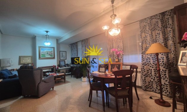 Resale - Villa - Orihuela