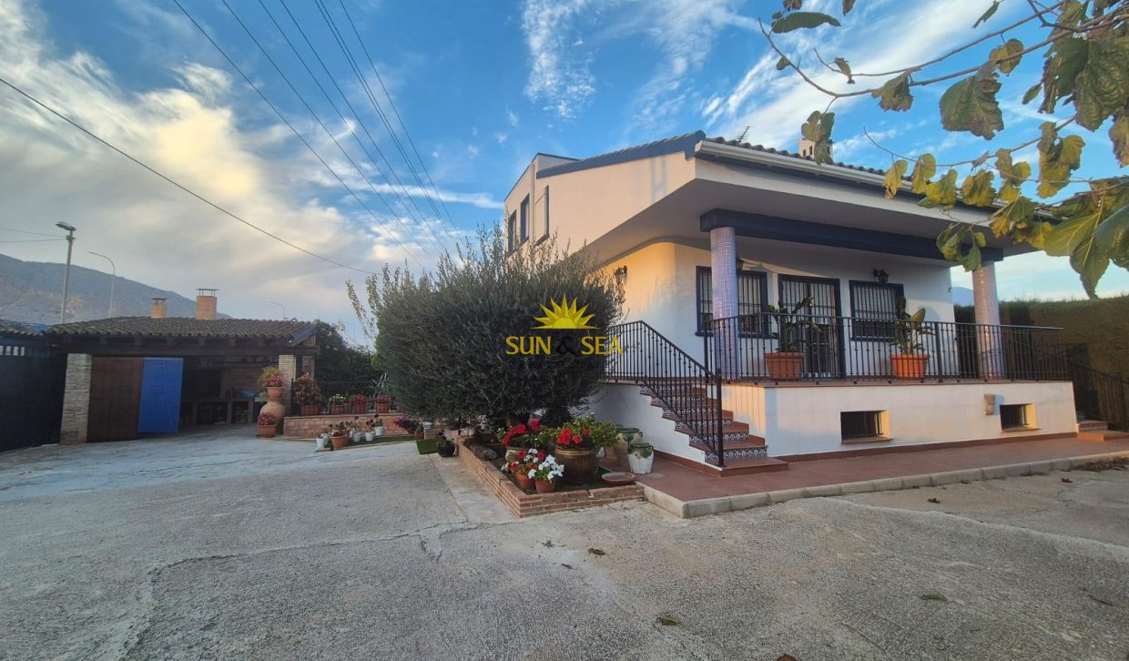 Resale - Villa - Orihuela