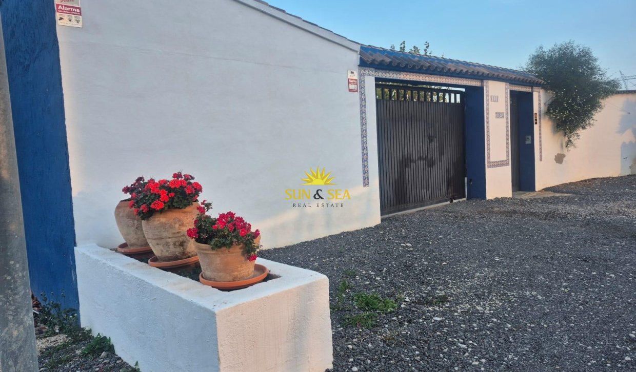 Resale - Villa - Orihuela