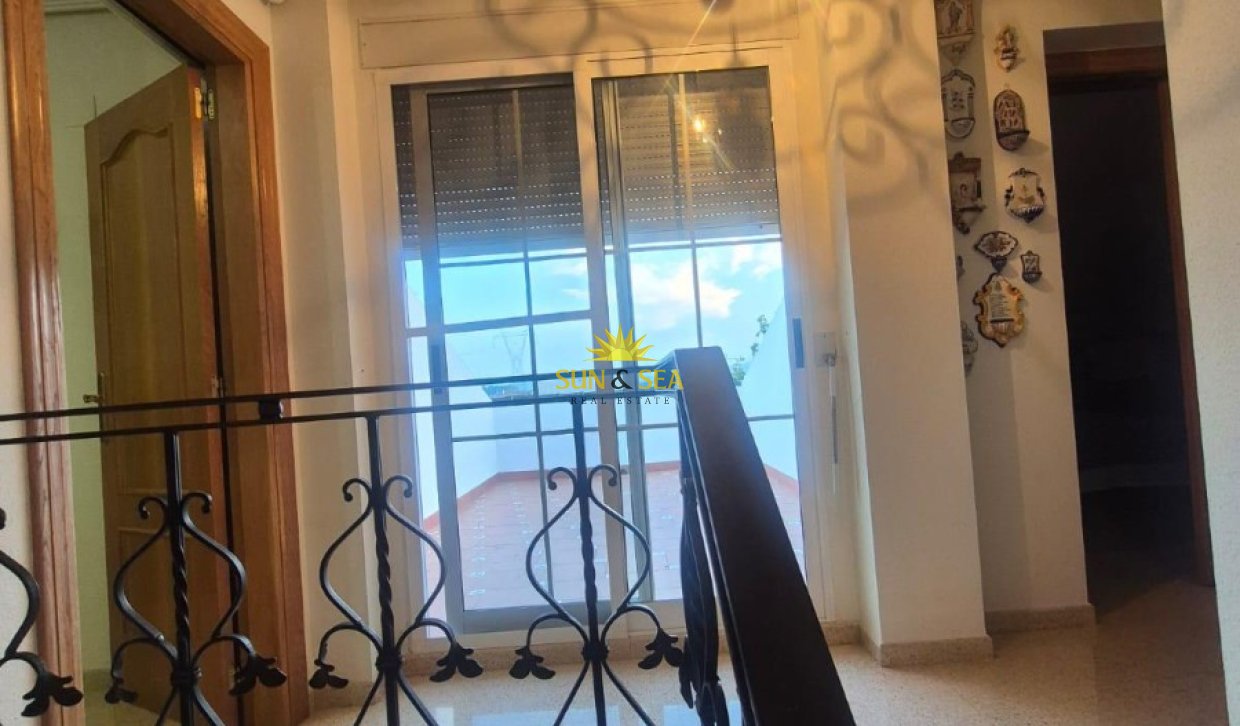 Resale - Villa - Orihuela