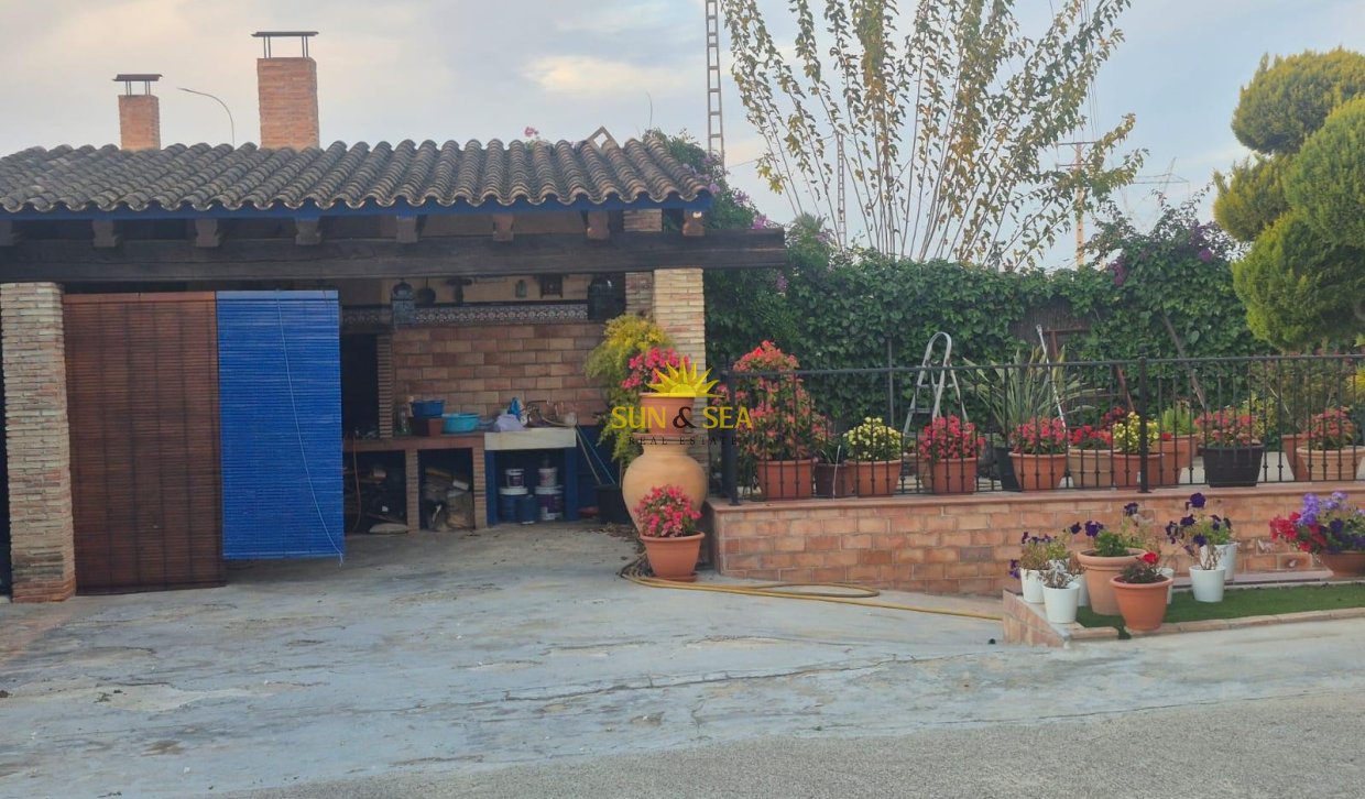 Resale - Villa - Orihuela