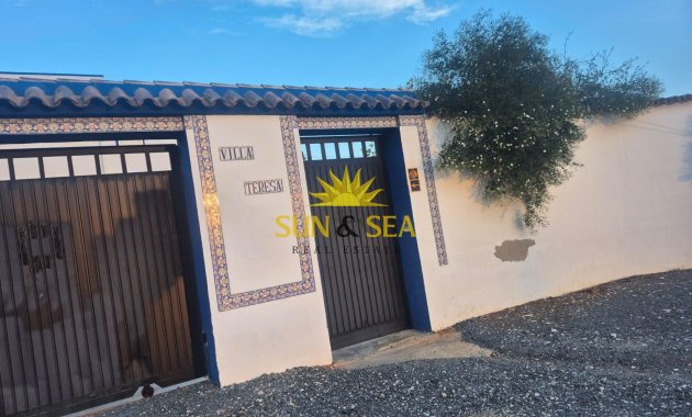 Resale - Villa - Orihuela