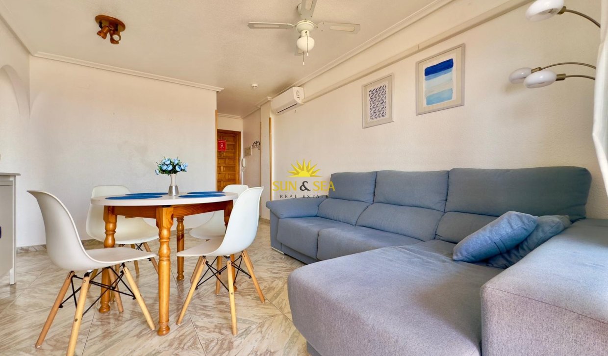 Resale - Apartment - Torrevieja - Cabo Cervera