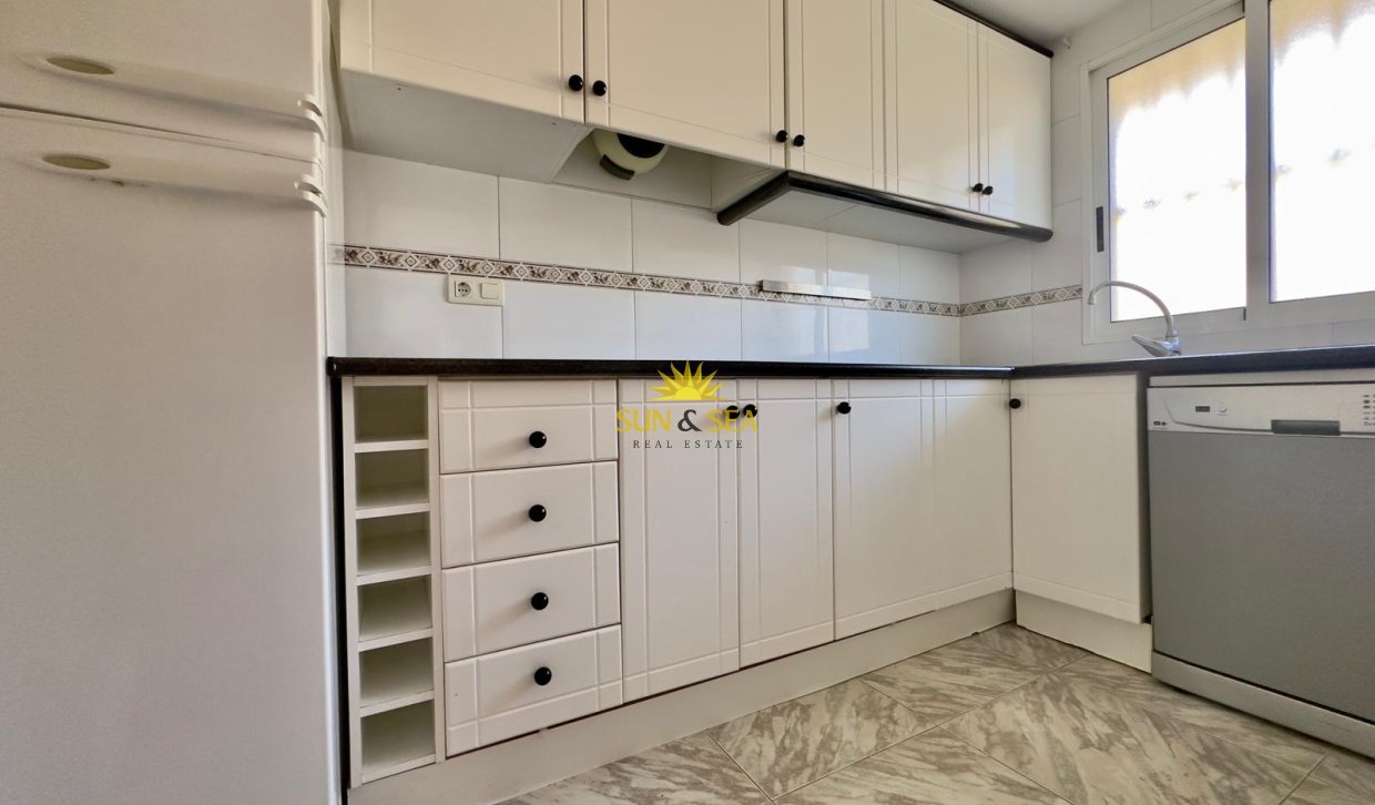 Resale - Apartment - Torrevieja - Cabo Cervera