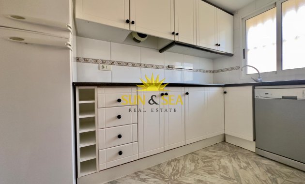 Resale - Apartment - Torrevieja - Cabo Cervera