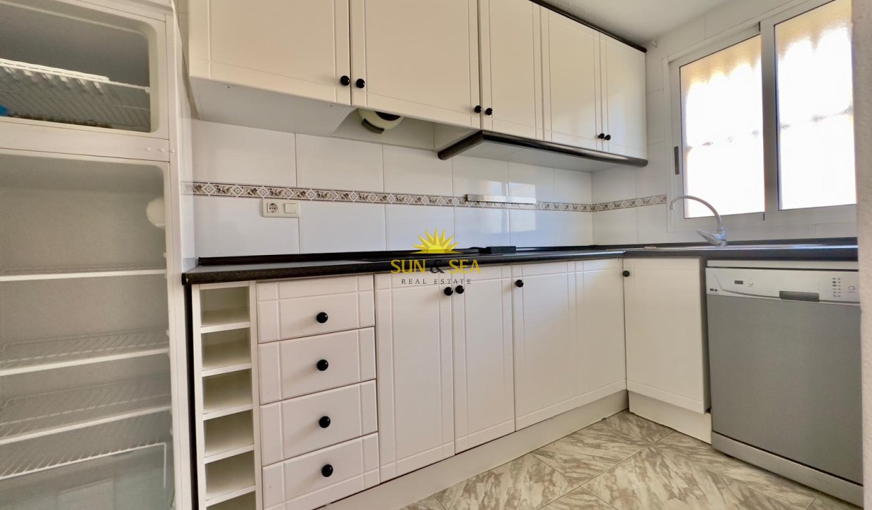 Resale - Apartment - Torrevieja - Cabo Cervera