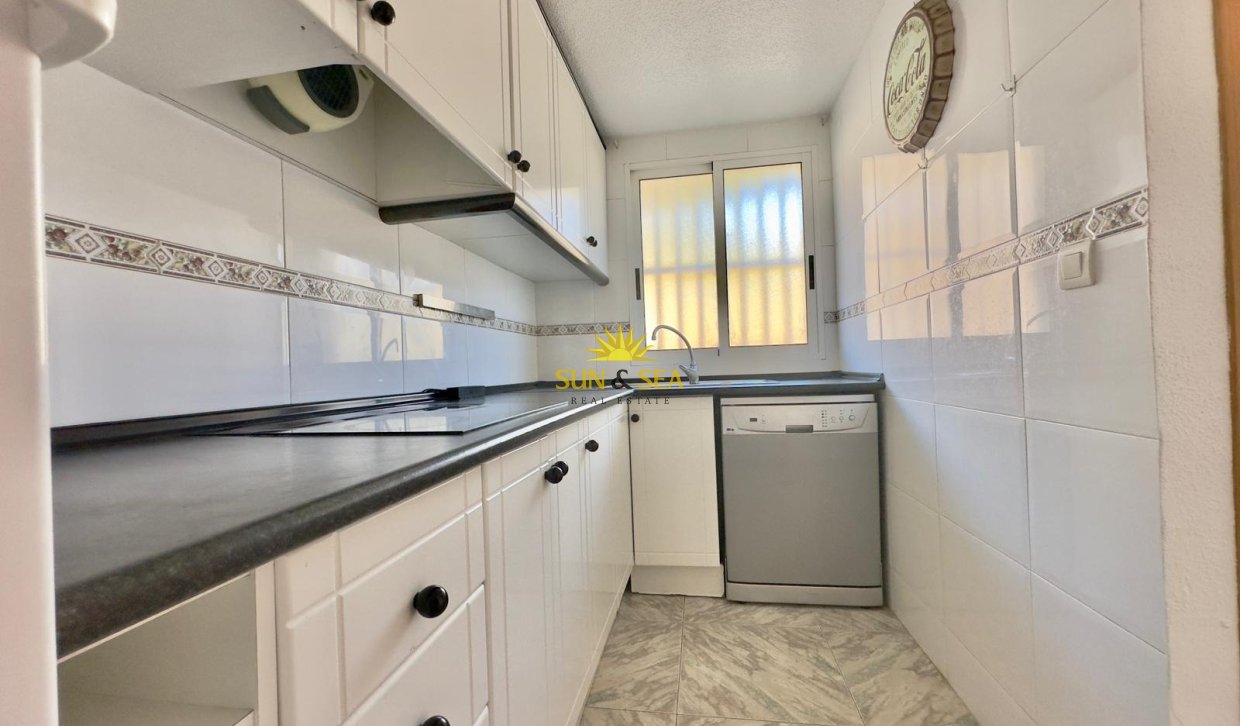 Resale - Apartment - Torrevieja - Cabo Cervera
