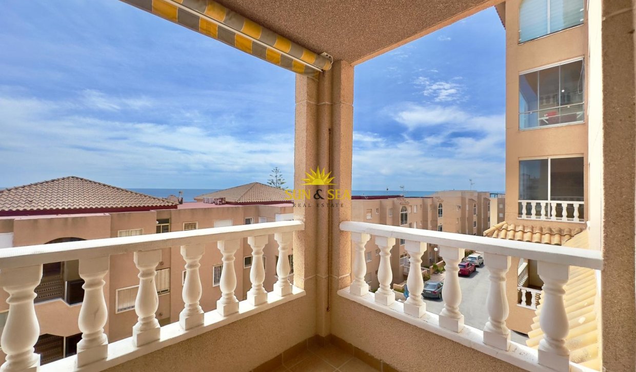 Resale - Apartment - Torrevieja - Cabo Cervera