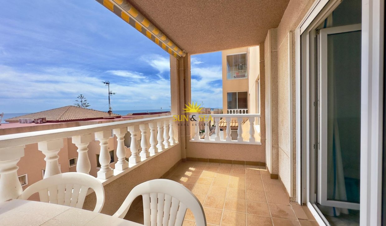 Resale - Apartment - Torrevieja - Cabo Cervera