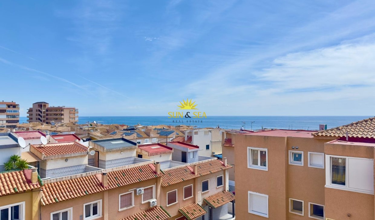 Resale - Apartment - Torrevieja - Cabo Cervera