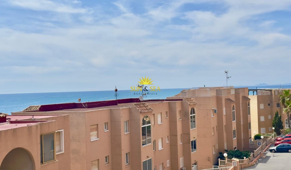 Resale - Apartment - Torrevieja - Cabo Cervera