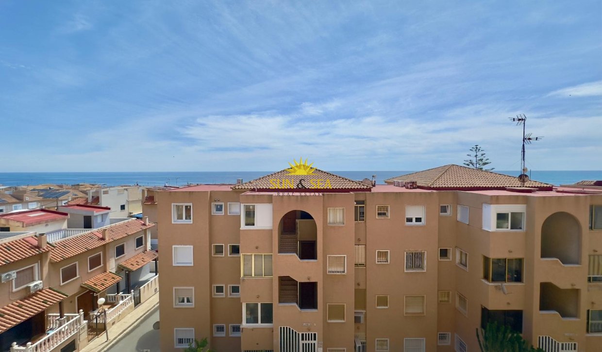 Resale - Apartment - Torrevieja - Cabo Cervera