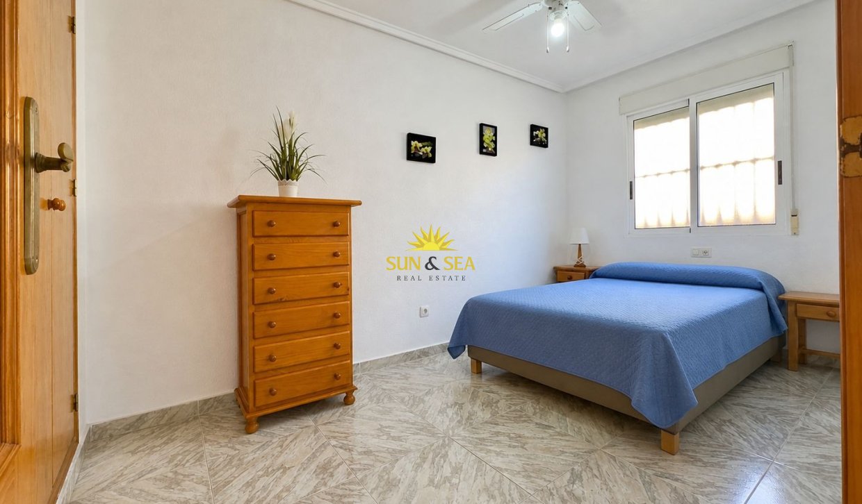 Resale - Apartment - Torrevieja - Cabo Cervera