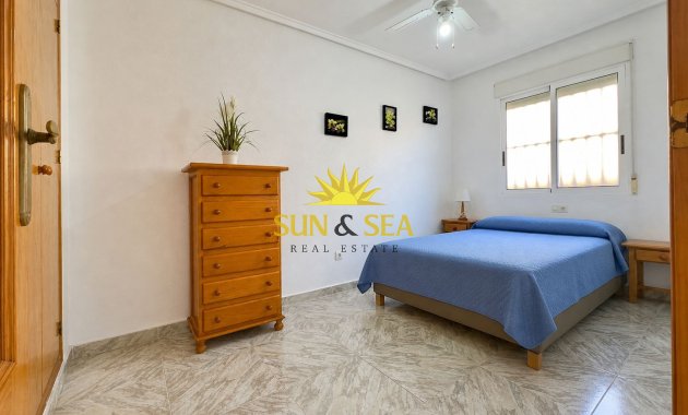 Resale - Apartment - Torrevieja - Cabo Cervera