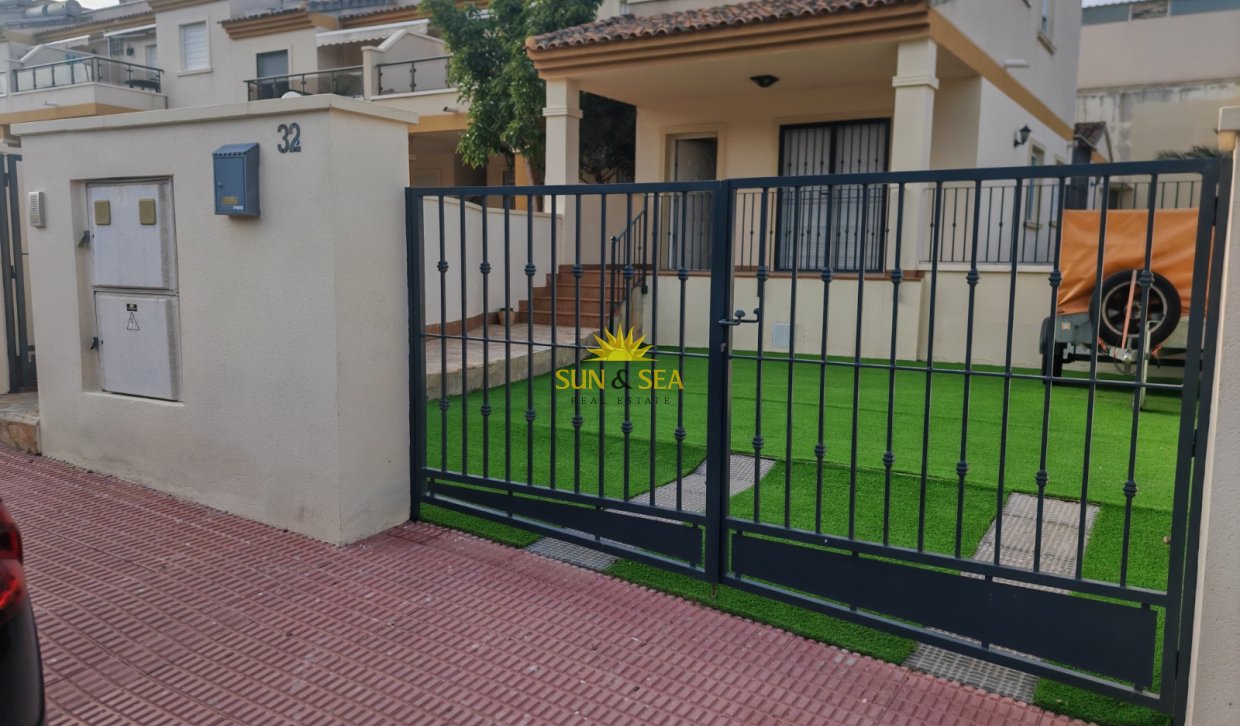 Location à long terme - Villa - Bigastro