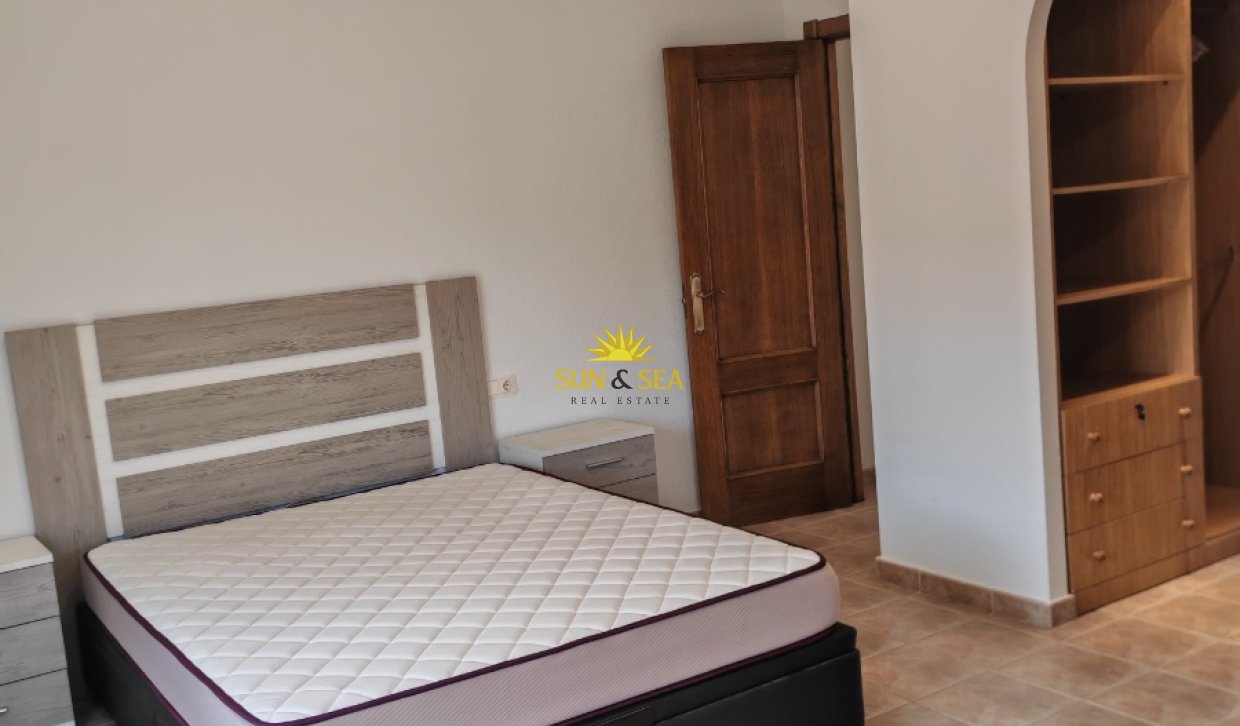 Location à long terme - Villa - Bigastro