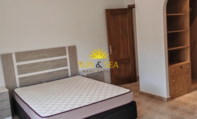Location à long terme - Villa - Bigastro