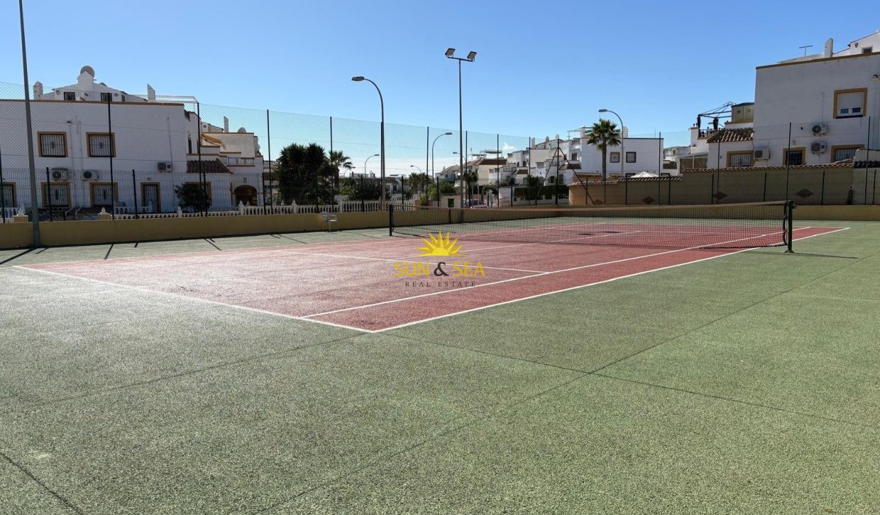 Location à long terme - Villa - Orihuela Costa