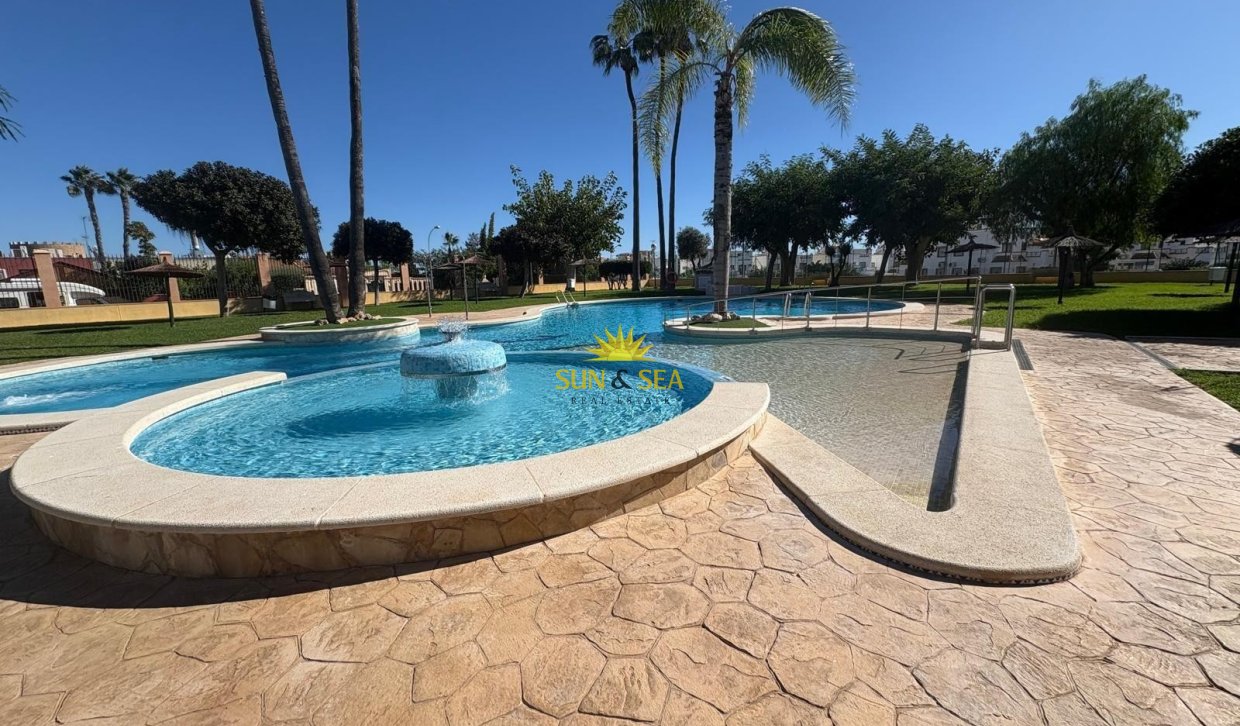 Location à long terme - Villa - Orihuela Costa