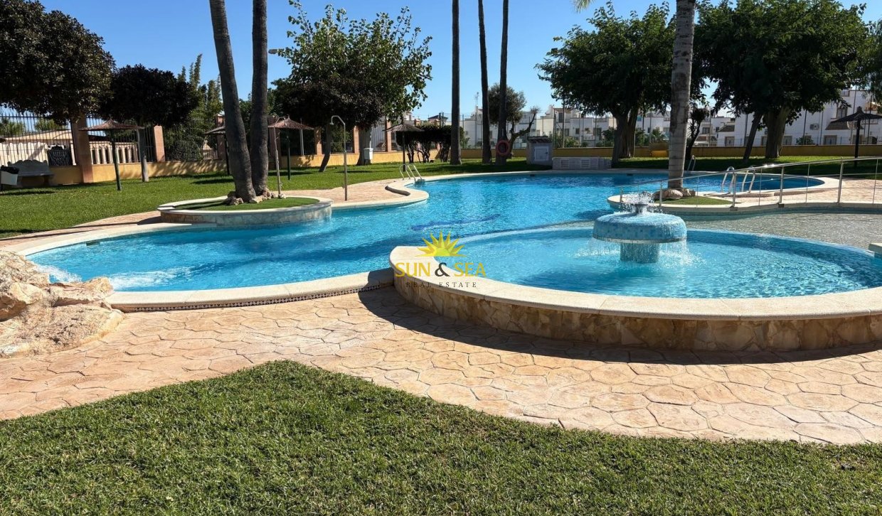 Location à long terme - Villa - Orihuela Costa